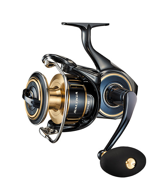 Daiwa 25 Saltiga 14000-XH quarter view